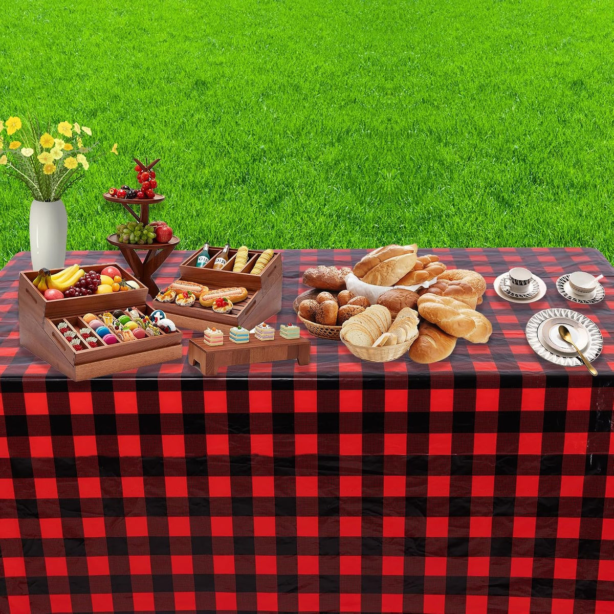 Kesfey Red and Black Gingham Tablecloth Christmas Party Table Cover 3 Packs