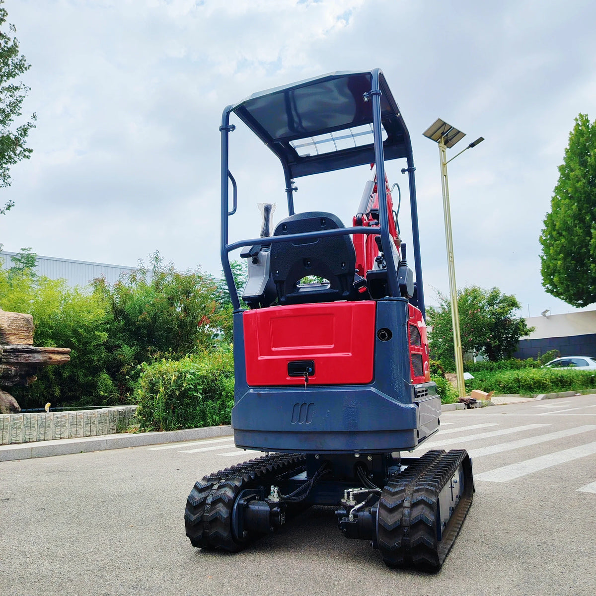 1.8Ton Compact Home Mini Crawler Excavator EPA/EUR5 Compliant, Easy Towing for Hobby Garden & Lawn Upgrades