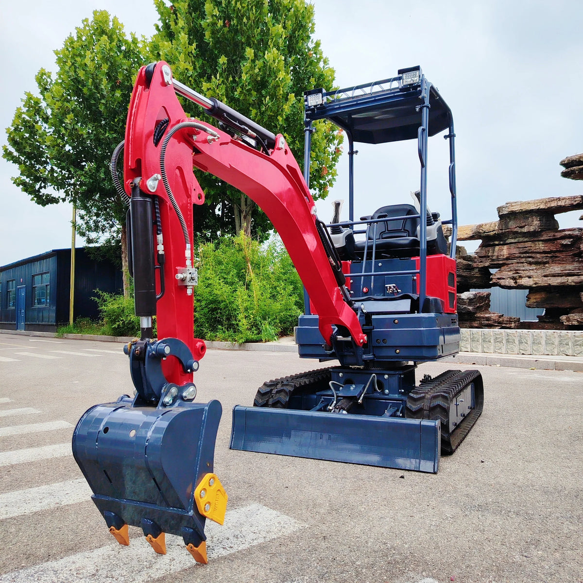1.8Ton Compact Home Mini Crawler Excavator EPA/EUR5 Compliant, Easy Towing for Hobby Garden & Lawn Upgrades